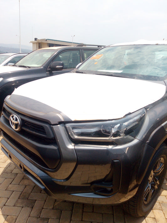 2025 Hilux 4x4