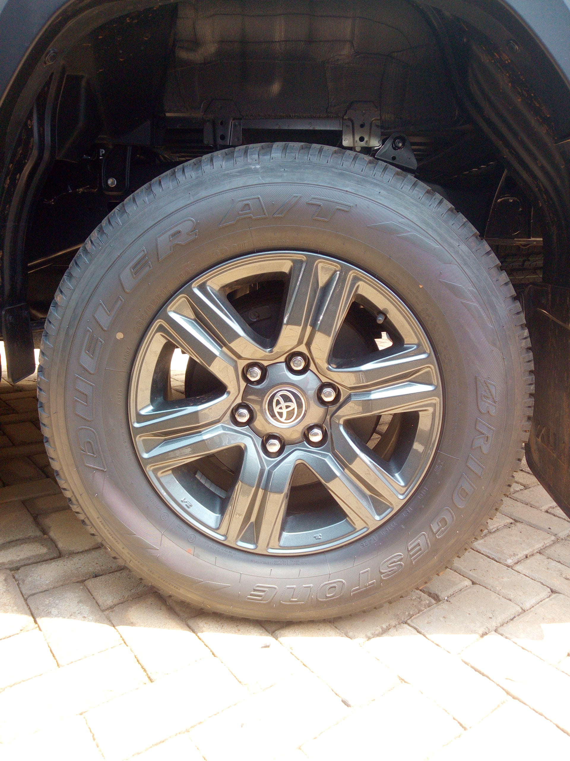 2025 Hilux 4x4