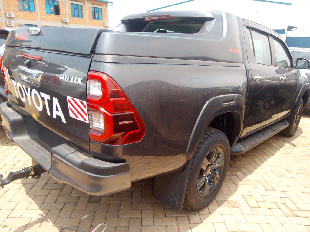 2025 Hilux 4x4